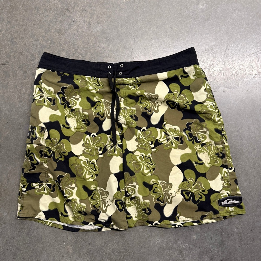Quiksilver Mens Floral Camo Board Shorts Green Black Size 36 P101473